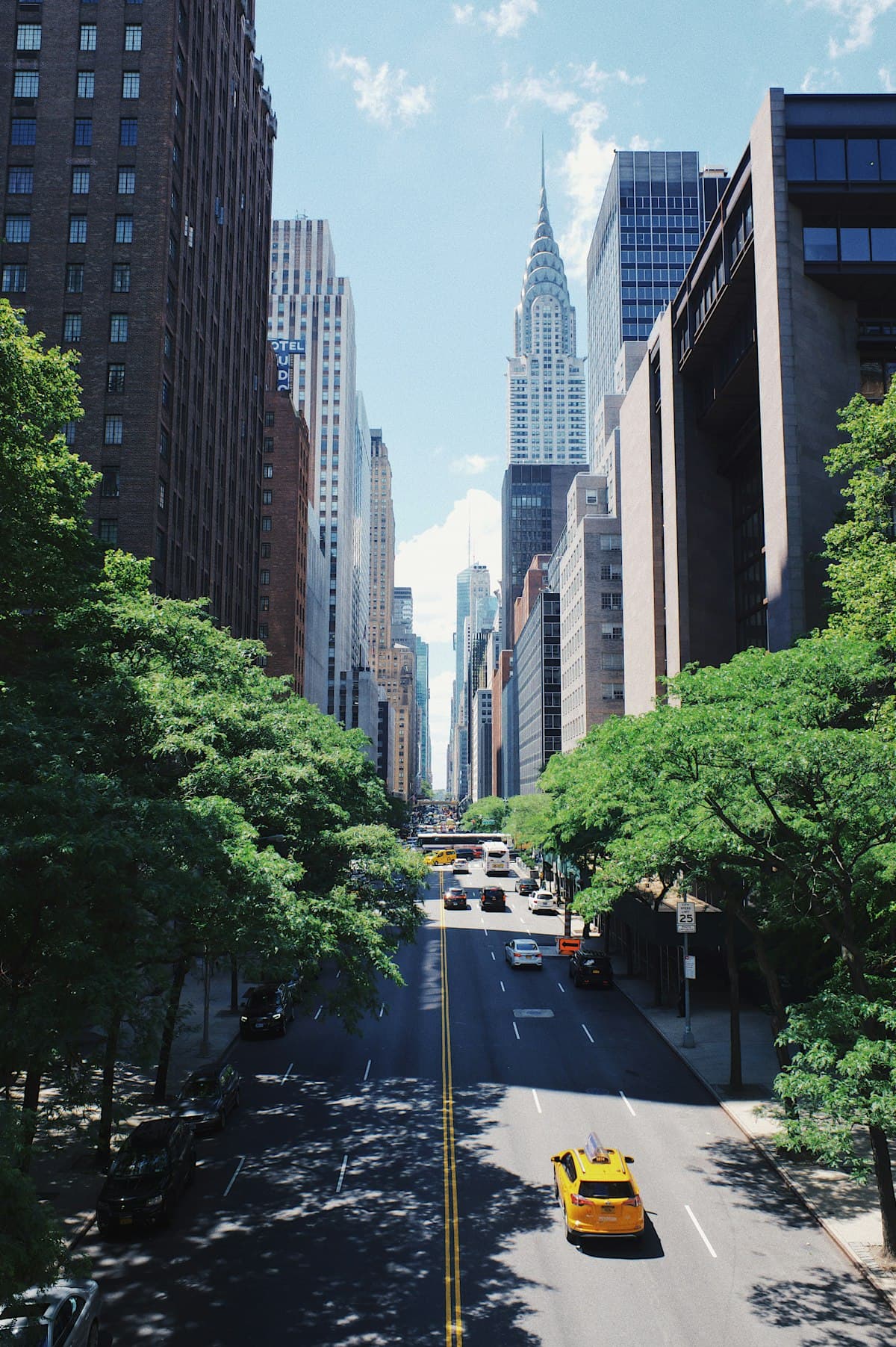 Chrysler Building from street level